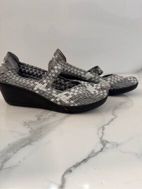 Baretraps Ursala Pewter Silver Woven Wedge Mary Jane Shoes Women's 10M